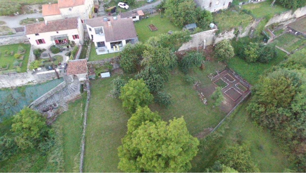 Dun-sur-Meuse B&B Chez Fouchs - Chambre D'Hotes المظهر الخارجي الصورة