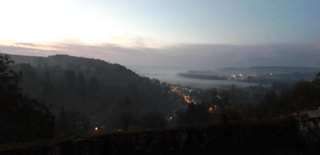 Dun-sur-Meuse B&B Chez Fouchs - Chambre D'Hotes المظهر الخارجي الصورة